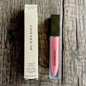Burberry Liquid Lip Velvet in Dark Rosewood No. 17